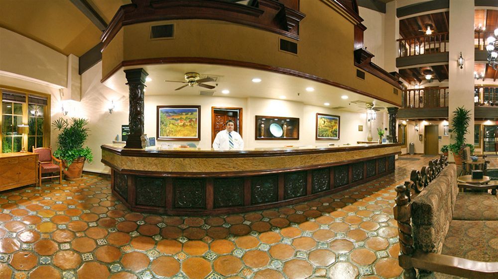 Vanllee Hotel โควินา ภายนอก รูปภาพ